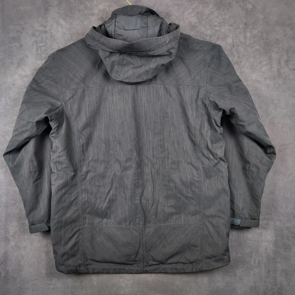 REI slight discoloration